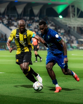 الفتح والاتحاد في دوري روشن