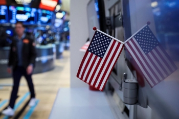 تراجعت العقود الآجلة في أسواق الأسهم الأمريكية اليوم الأربعاء مع ارتفاع عوائد السندات وأسعار النفط - متداولة