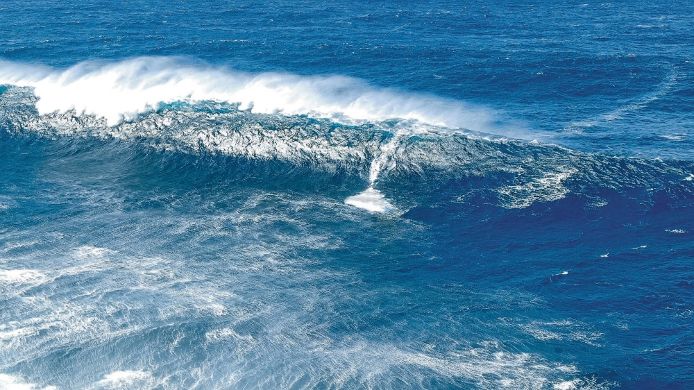 ارتفاع الموج في الخليج العربي من نصف المتر إلى متر Surf-Magazin