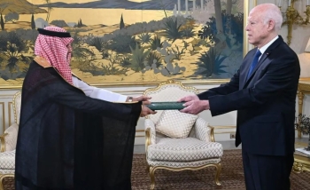 خلال مراسم بقصر قرطاج.. السفير البريثن يقدّم أوراق اعتماده للرئيس التونسي - واس 