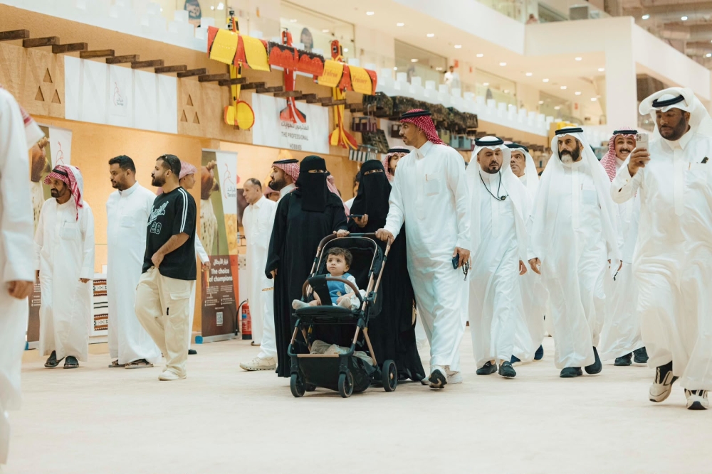 12 شوطًا لسباق الملواح وتجارب جديدة توسّع فعاليات معرض الصقور