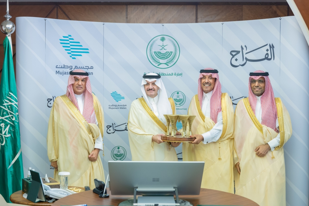أمير الشرقية يستقبل القائمين على مجسم 
