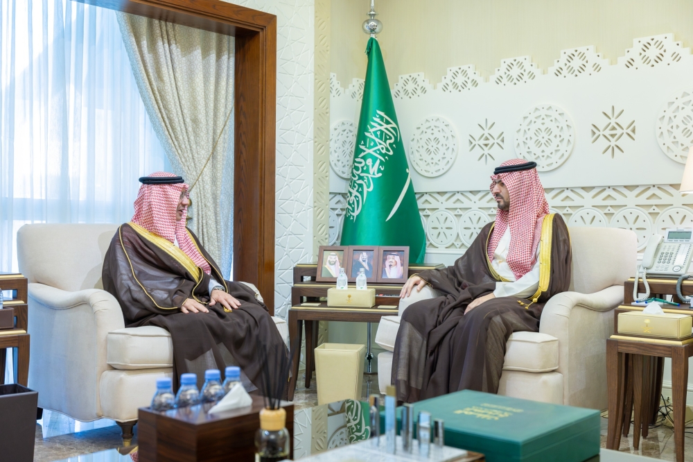 نائب أمير الشرقية يستقبل الرئيس التنفيذي لمطارات الدمام