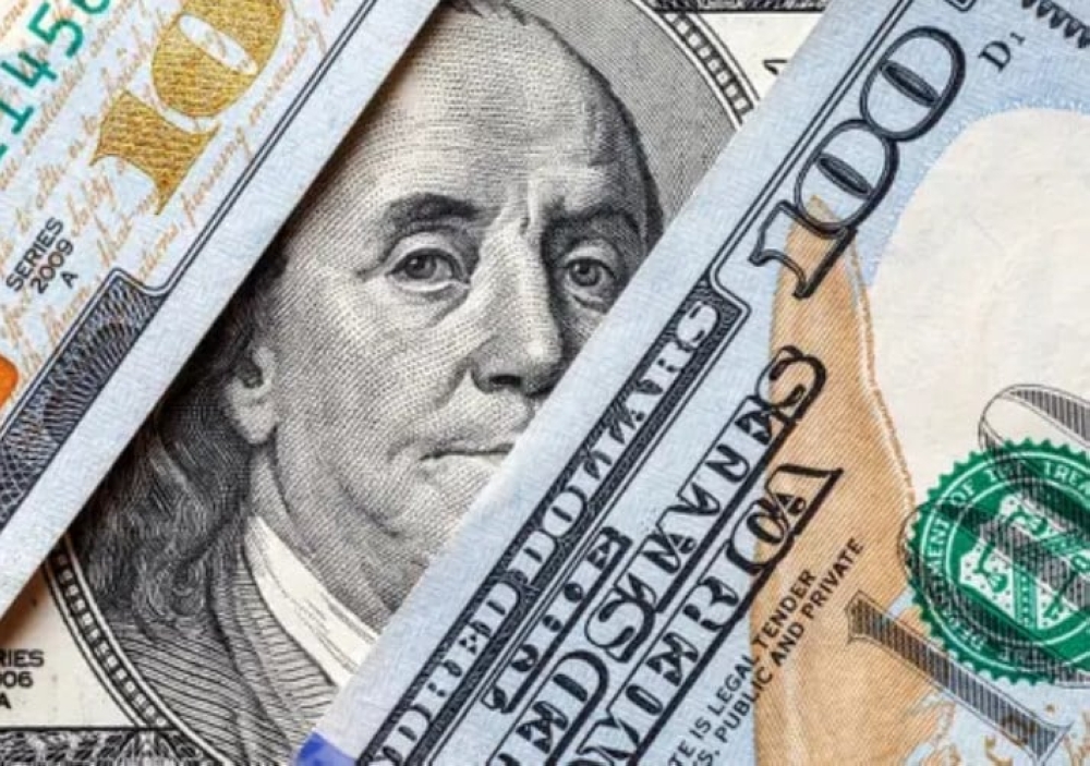 استقرار اليورو.. بداية متذبذبة للدولار في التعاملات الآسيوية