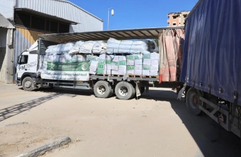 وصول قافلة مساعدات سعودية جديدة إلى قطاع غزة 