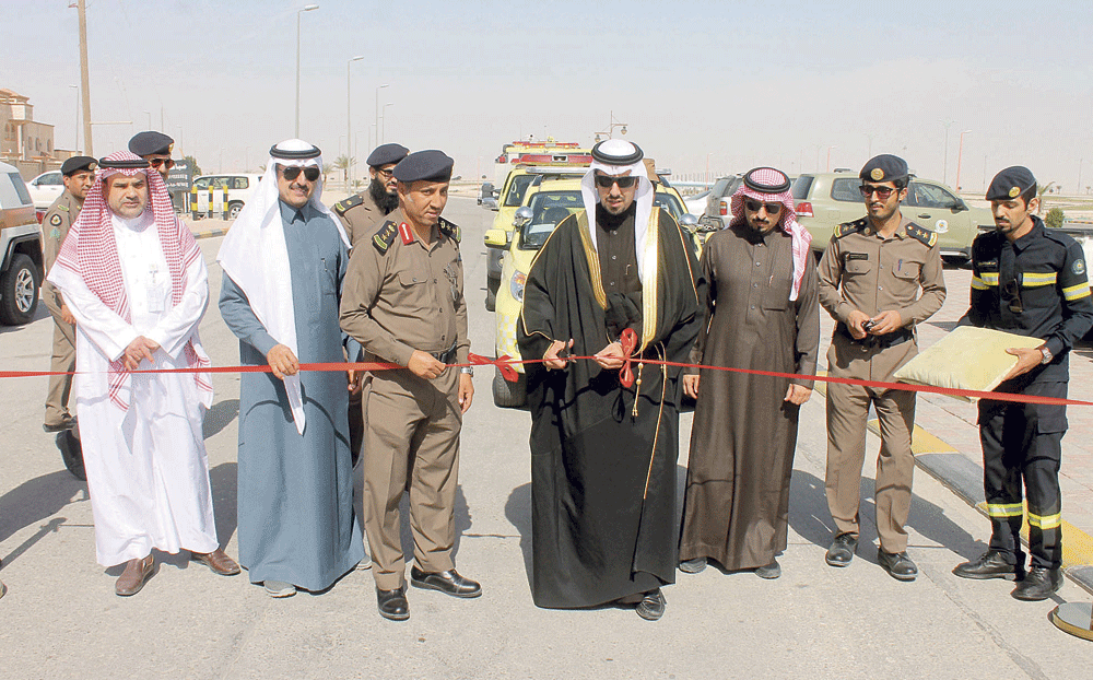 محافظ النعيرية مدشنًا الفعاليات (تصوير: علي الجميعة)