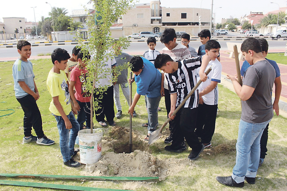 طلاب مدارس تطوعوا بالحملة (تصوير: أحمد المسري)