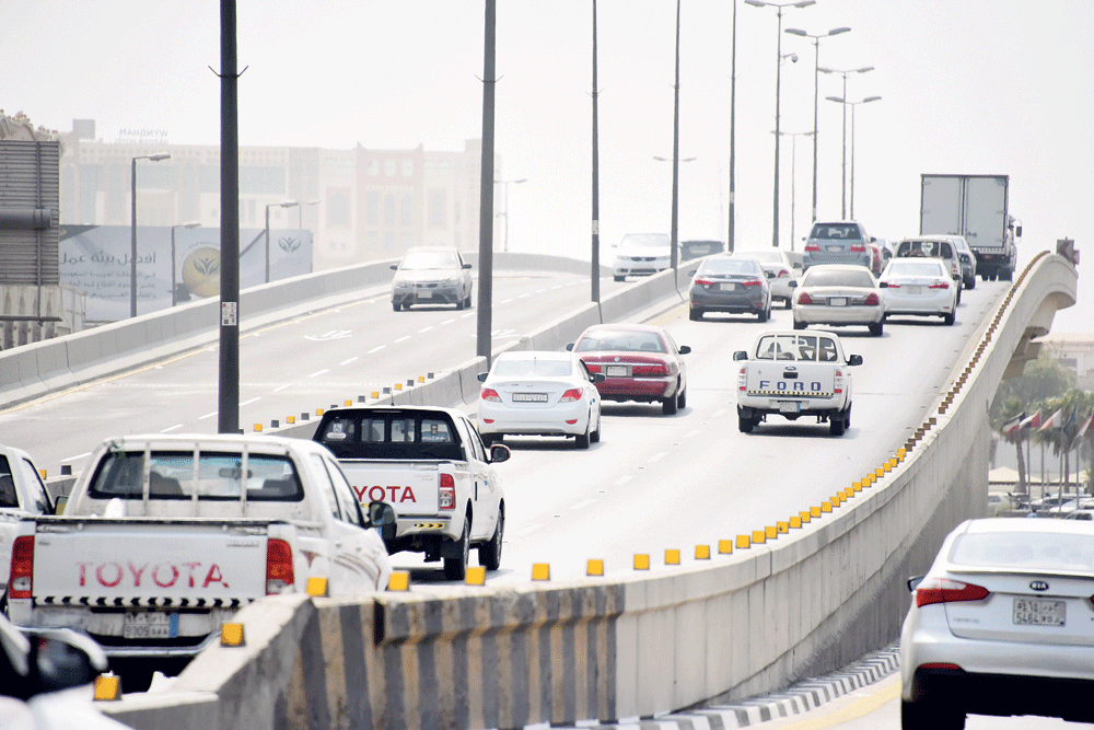 جسر طريق الملك فهد بالدمام كما بدا يوم أمس (تصوير: حسن الدبيس)