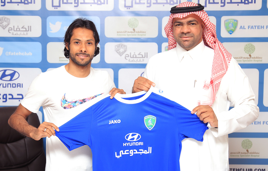 اللاعب بعد التوقيع مع السعود 