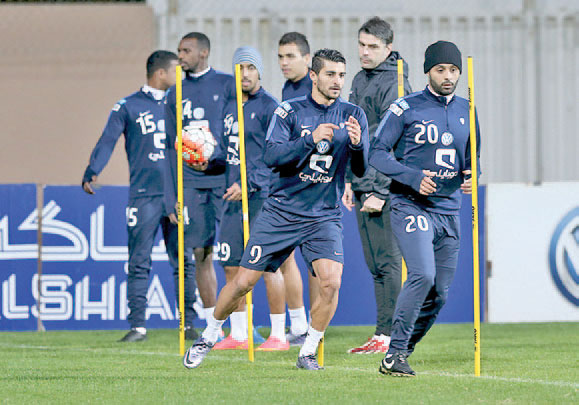  الهلال اختتم تدريباته للديربي 