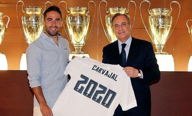 ريال مدريد يمدد تعاقده مع كارفاخال حتى عام 2020