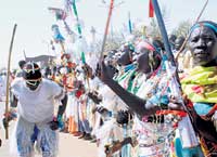 أبناء جنوب السودان يحتفلون بعودة السلام